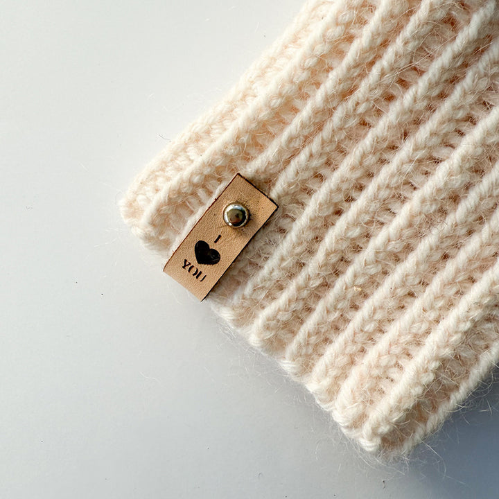 I love you -nahkamerkki kiinnityksellä