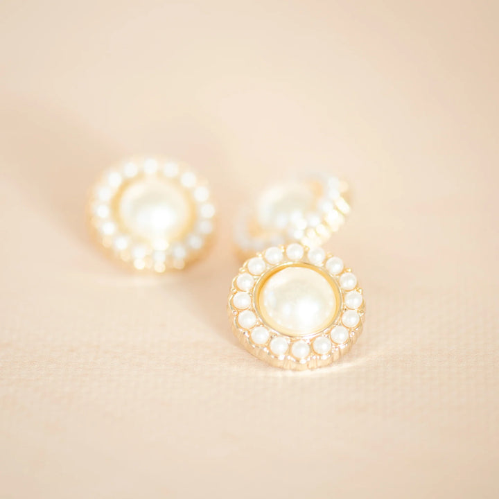 Nappi helmellä 1,80 ja 2,10 cm