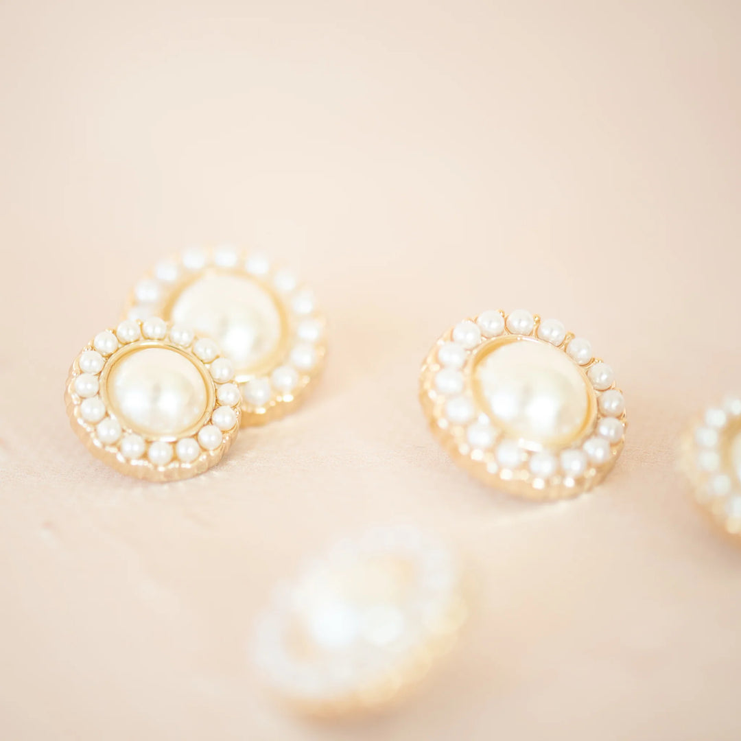 Nappi helmellä 1,80 ja 2,10 cm