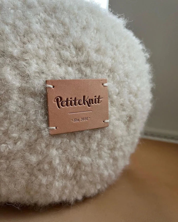 PetiteKnit nahkamerkki